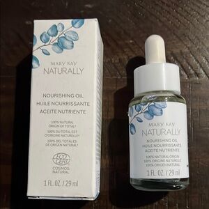 Mary Kay Naturally Nourishing Oil - White and Blue